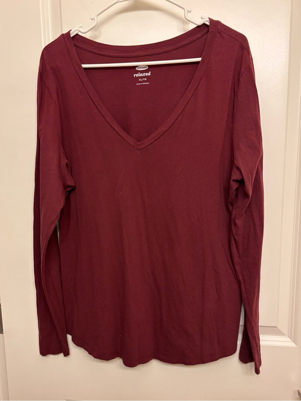 Old Navy Burgundy V-Neck Long Sleeve Tee